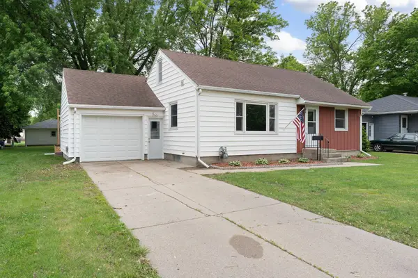 204 10th Avenue Ne, Waseca, MN 56093