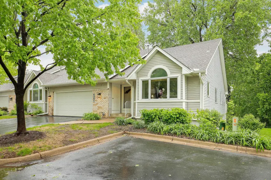 8207 Norman Creek Trail, Bloomington, MN 55437 - Image #2