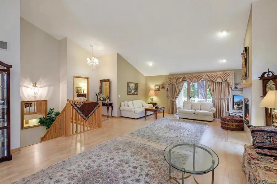 8207 Norman Creek Trail, Bloomington, MN 55437 - Image #3