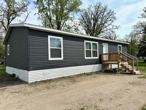 424 2nd Street N, Greenbush, MN 56726