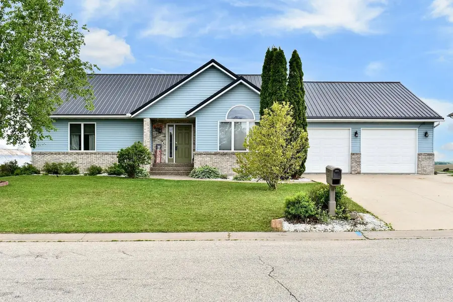 213 Park Drive, Lewiston, MN 55952 - Image #2