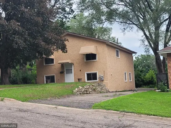 327 14th Avenue S, South Saint Paul, MN 55075