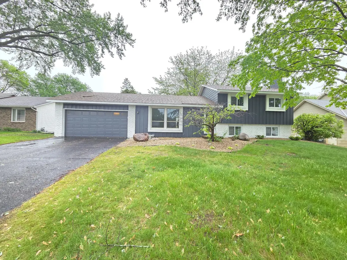 14150 Elgin Court, Apple Valley, MN 55124 - Image #1