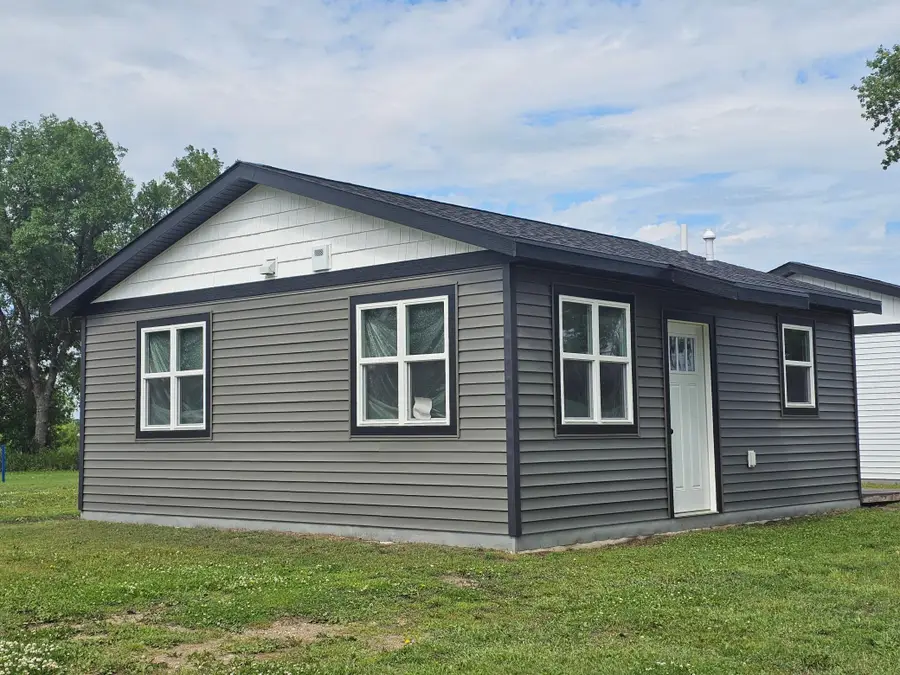 201 10th Avenue Se, Pipestone, MN 56164 - Image #3