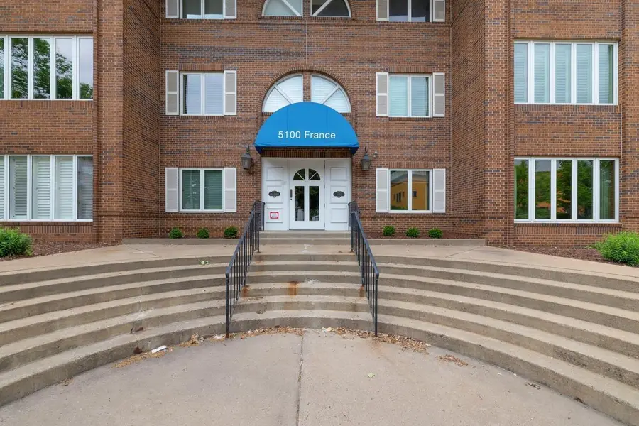 5100 S France Avenue S #305, Edina, MN 55410 - Image #2