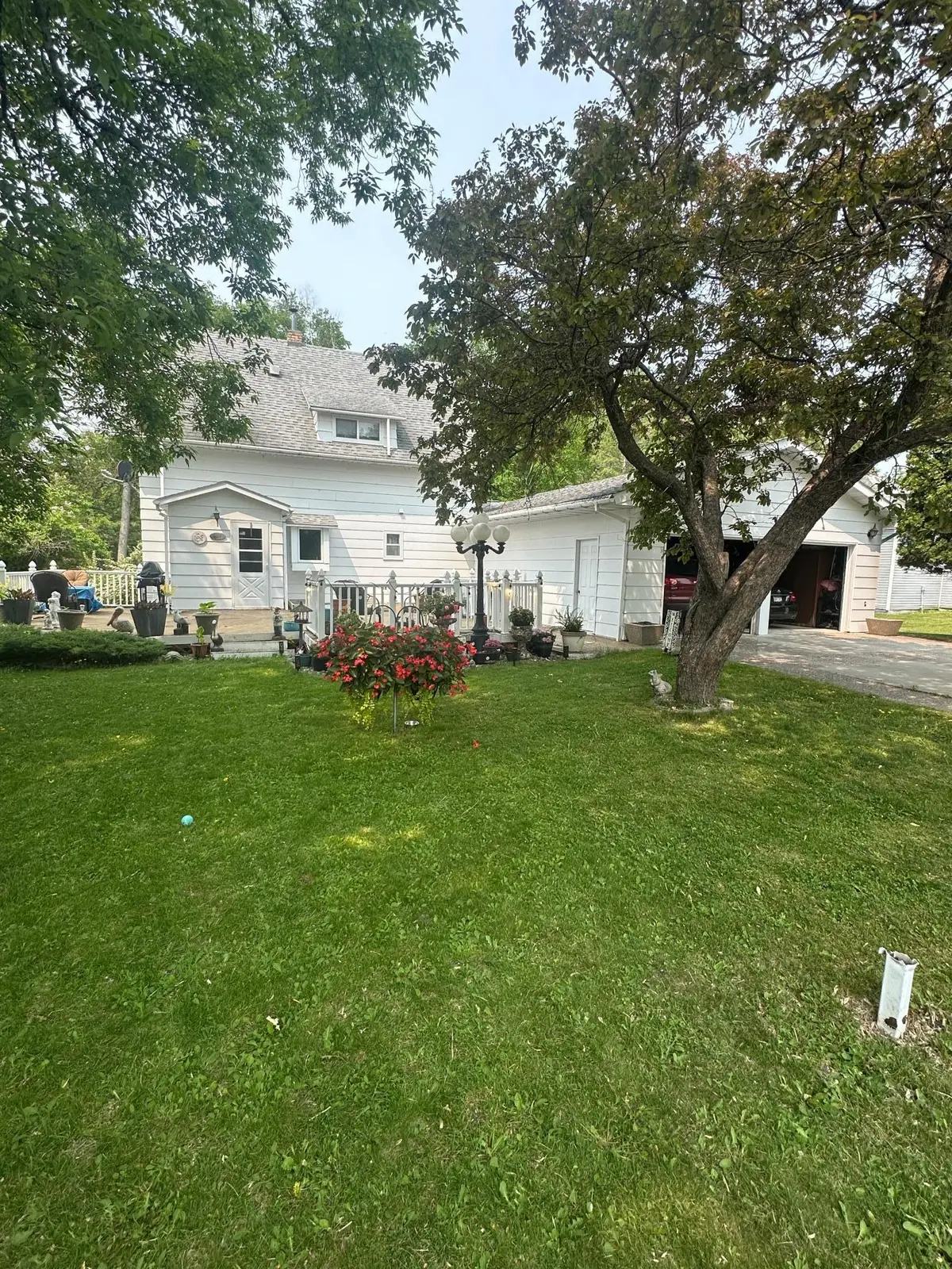 406 Roberts Avenue Ne, Warroad, MN 56763 - Image #1