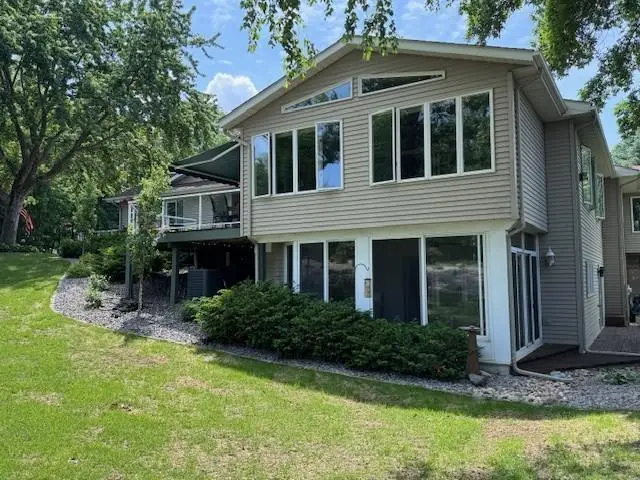 706 Pershing Avenue N, New Prague, MN 56071 - #3