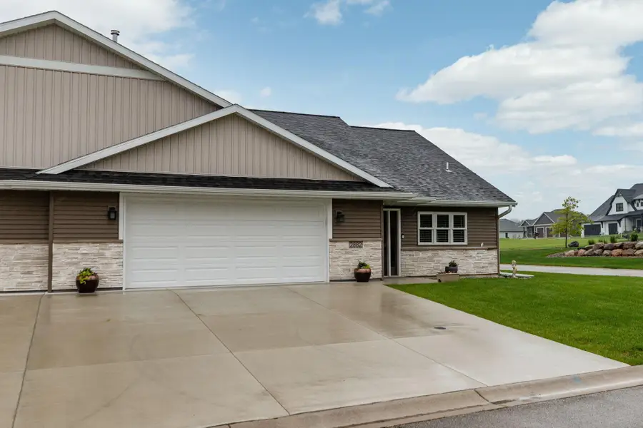 2882 Meadowview Lane Ne, Owatonna, MN 55060 - Image #2