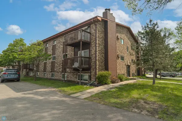 1129 22nd Street S #B12, Fargo, ND 58103