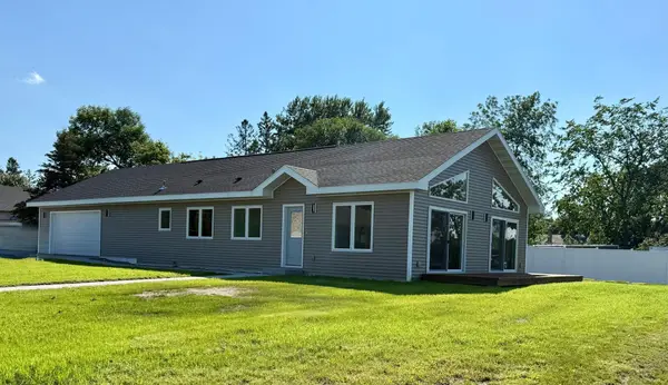 726 Dandrew Lane, Detroit Lakes, MN 56501