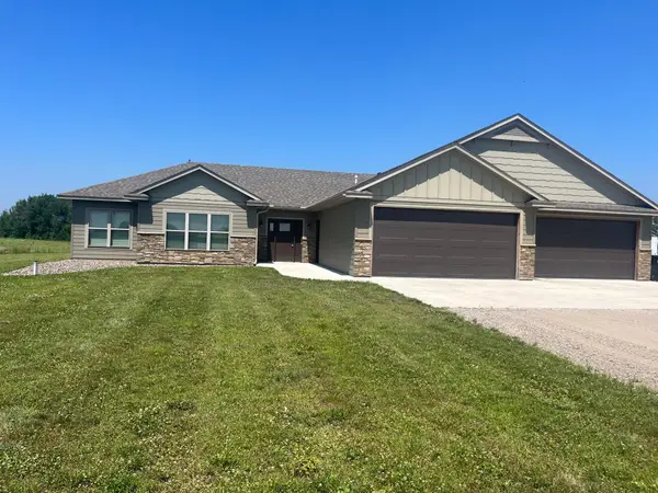 5855 281st Avenue Nw, Isanti, MN 55040