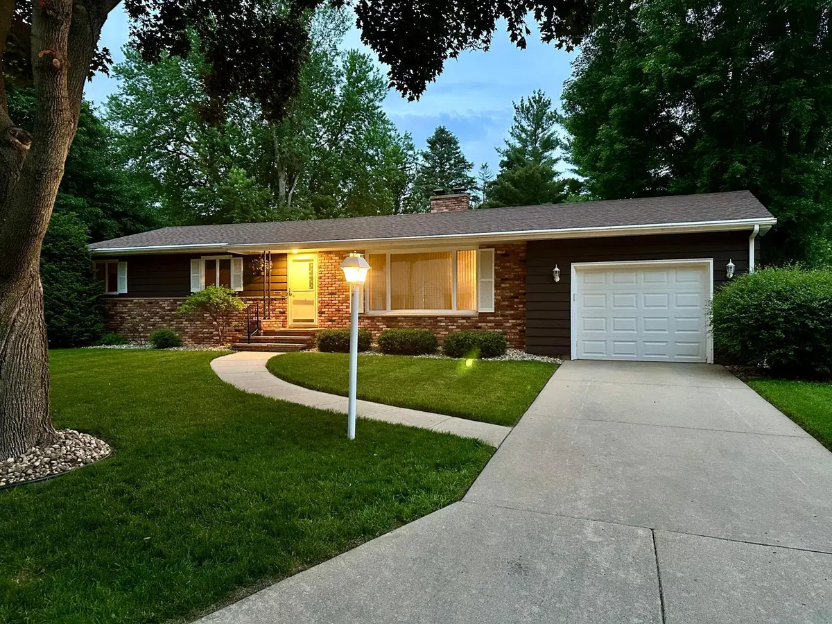 511 W Crawford Street, Luverne, MN 56156 - #1