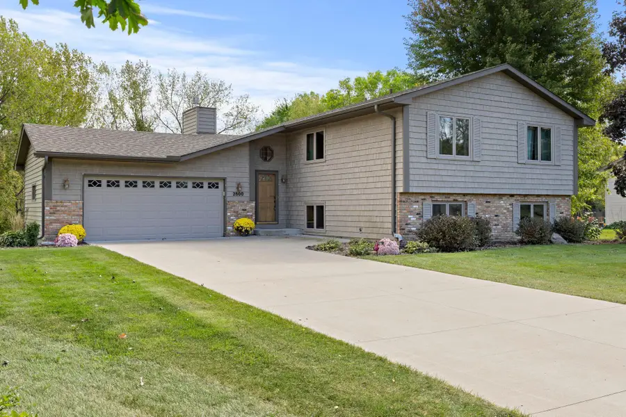 2800 Zanzibar Lane N, Minneapolis, MN 55447 - Image #2