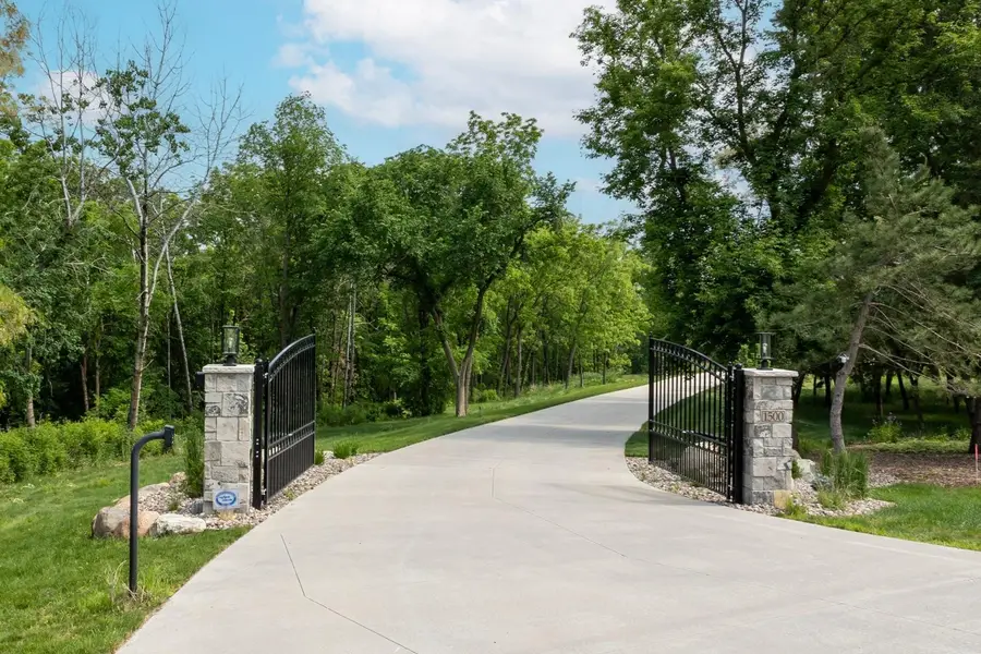 1500 Weatherhill Ridge Court Sw, Rochester, MN 55902 - Image #2