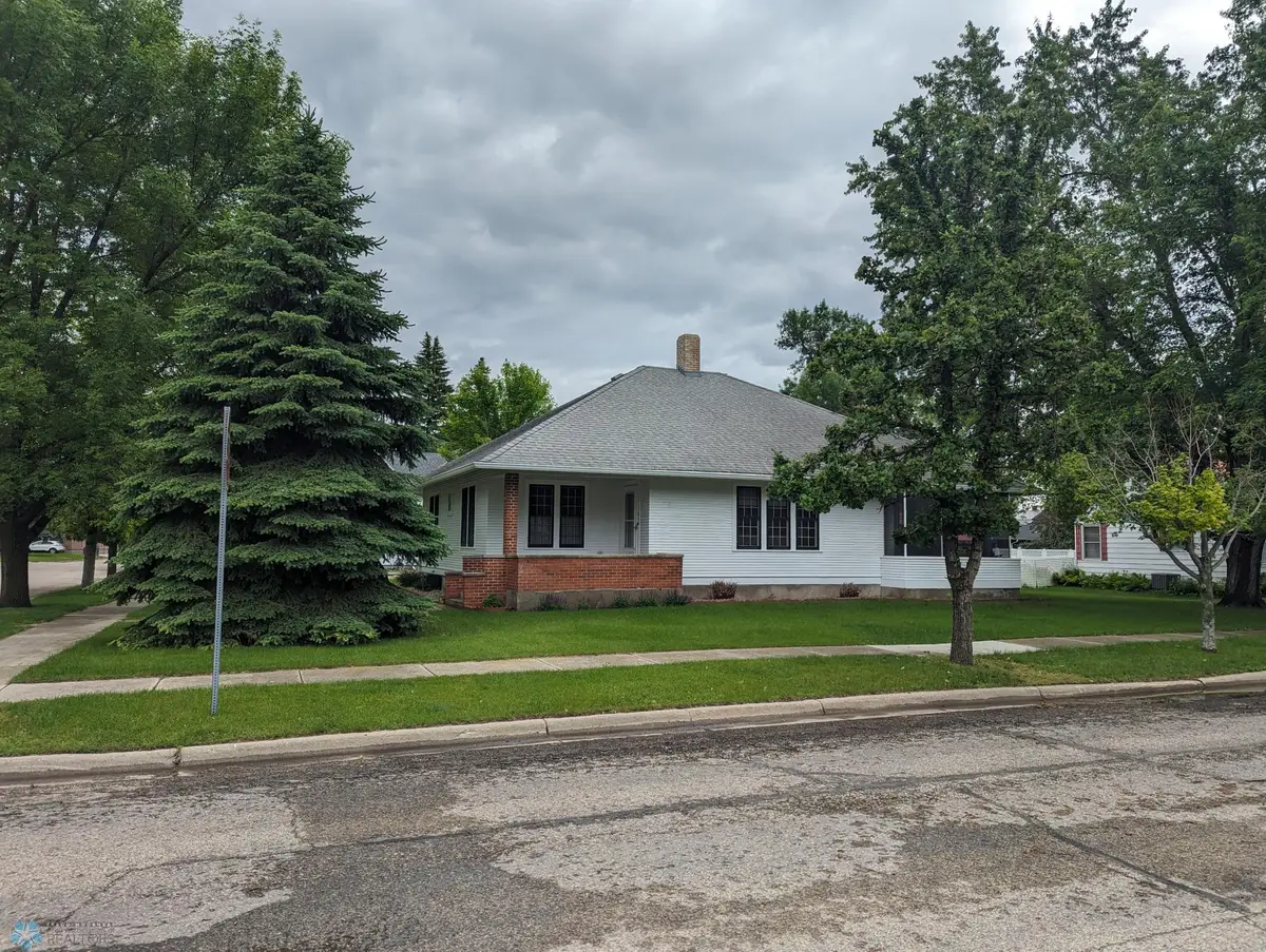 107 7th Avenue W, Lisbon, ND 58054 - Image #1