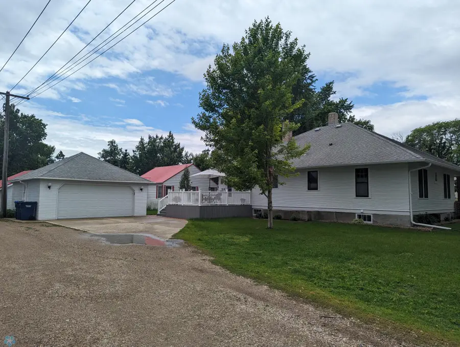 107 7th Avenue W, Lisbon, ND 58054 - Image #3