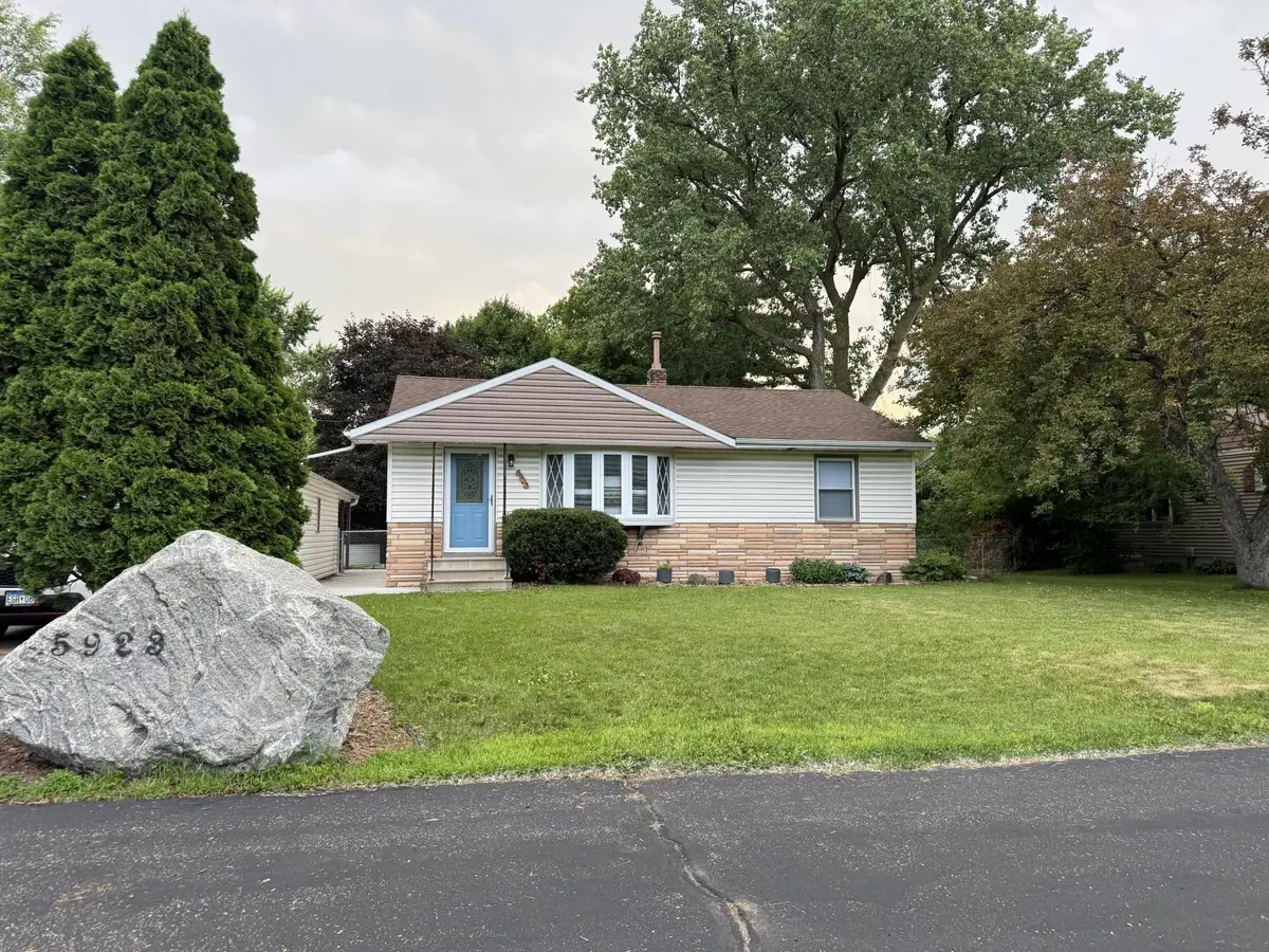 5923 Hodgson Road, Shoreview, MN 55126 - Image #1