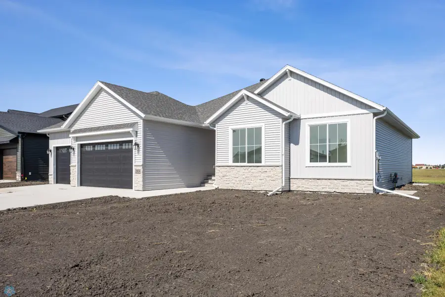 2924 Prairie Farms Circle S, Fargo, ND 58104 - Image #3