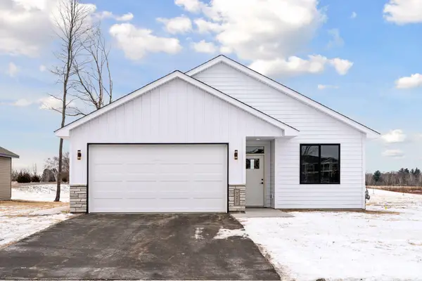 721 Margaret Lane Ne, Isanti, MN 55040