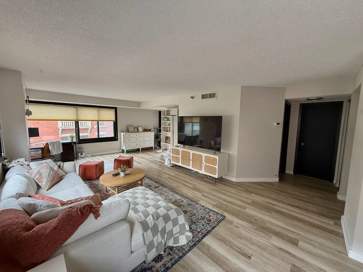 26 10th Street W #402, Saint Paul, MN 55102 - Image #1