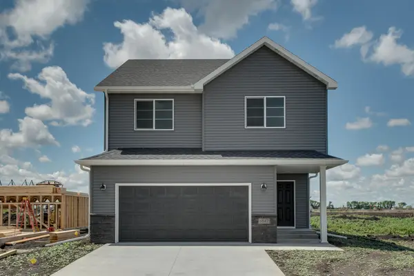 6847 Belding Drive S, Fargo, ND 58104