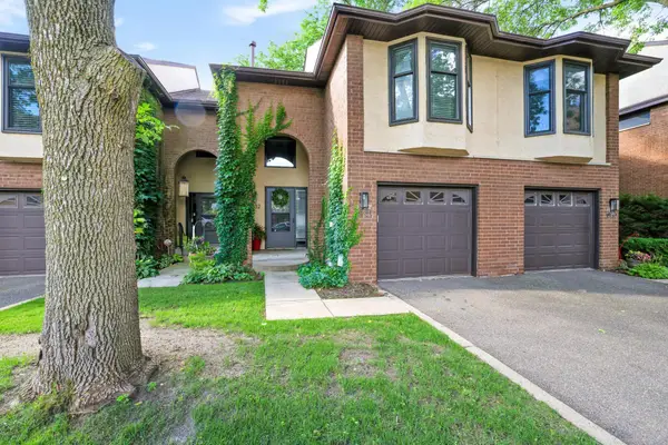 1932 Dupont Avenue S, Minneapolis, MN 55403