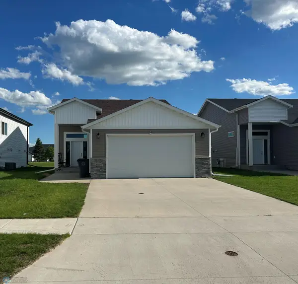 3039 39th Avenue S, Moorhead, MN 56560