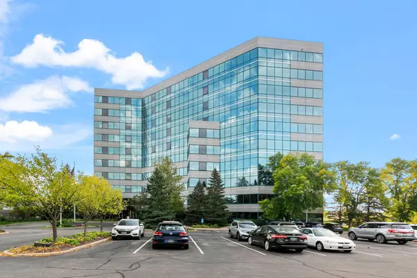 5601 Smetana Drive #214, Minnetonka, MN 55343