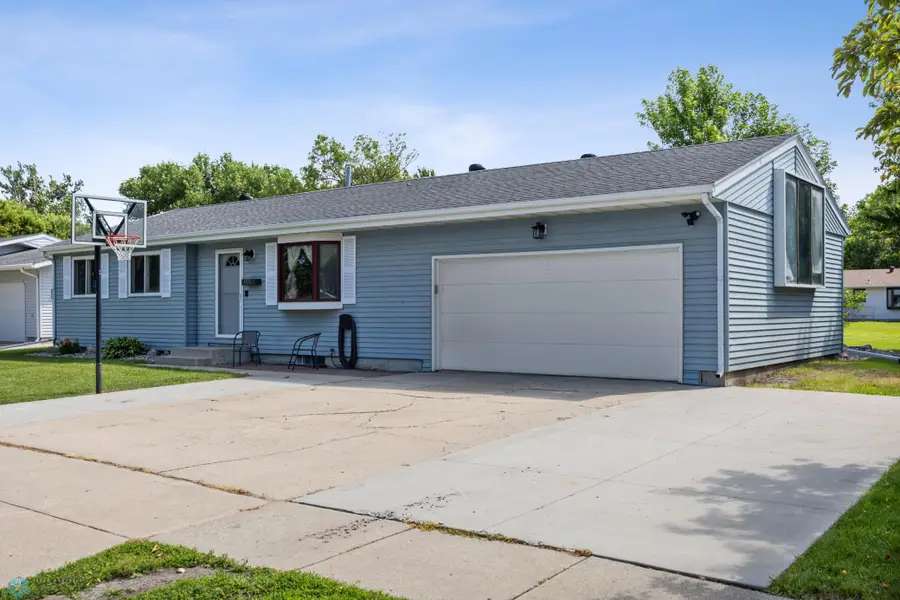 901 7th Street W, West Fargo, ND 58078 - #2