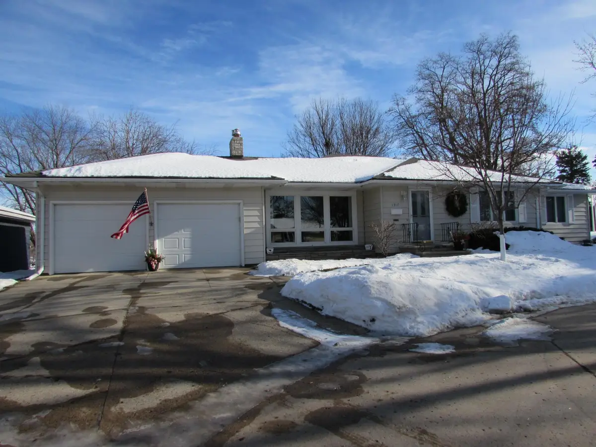 1317 Beach Place, Fairmont, MN 56031 - #1