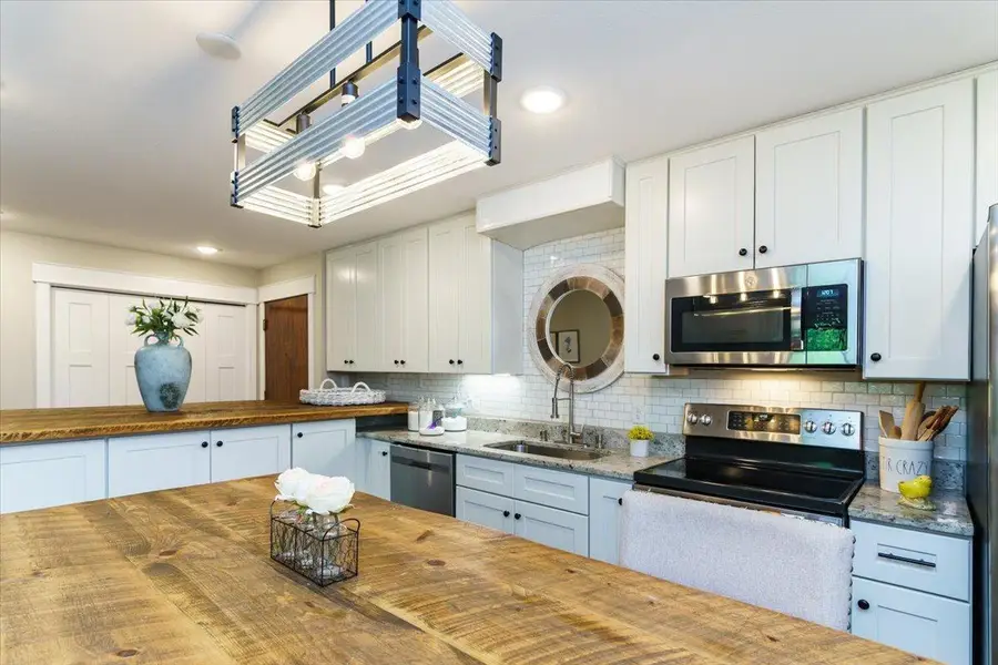 10501 Cedar Lake Road #404, Hopkins, MN 55305 - Image #2