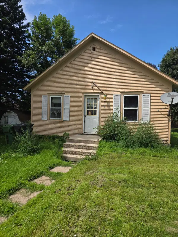 1637 Miller Street, Worthington, MN 56187