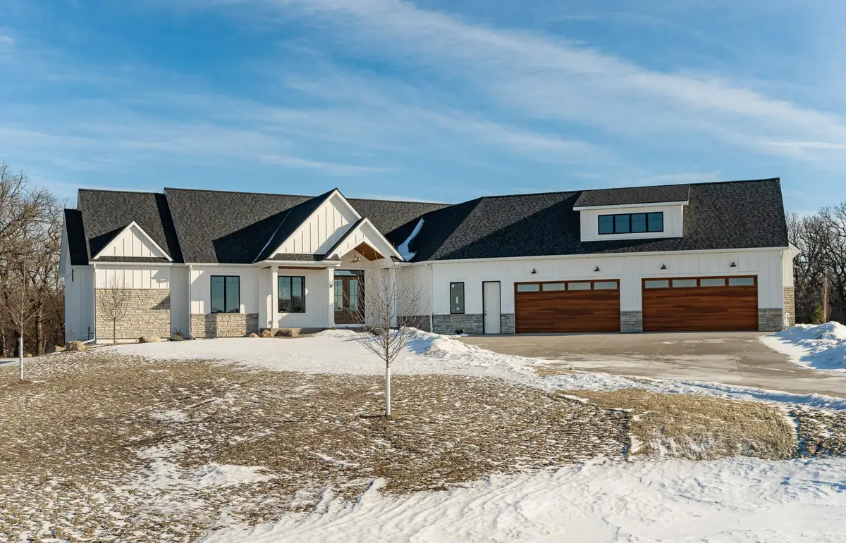 4868 Royal Oaks Circle Sw, Rochester, MN 55902 - Image #1