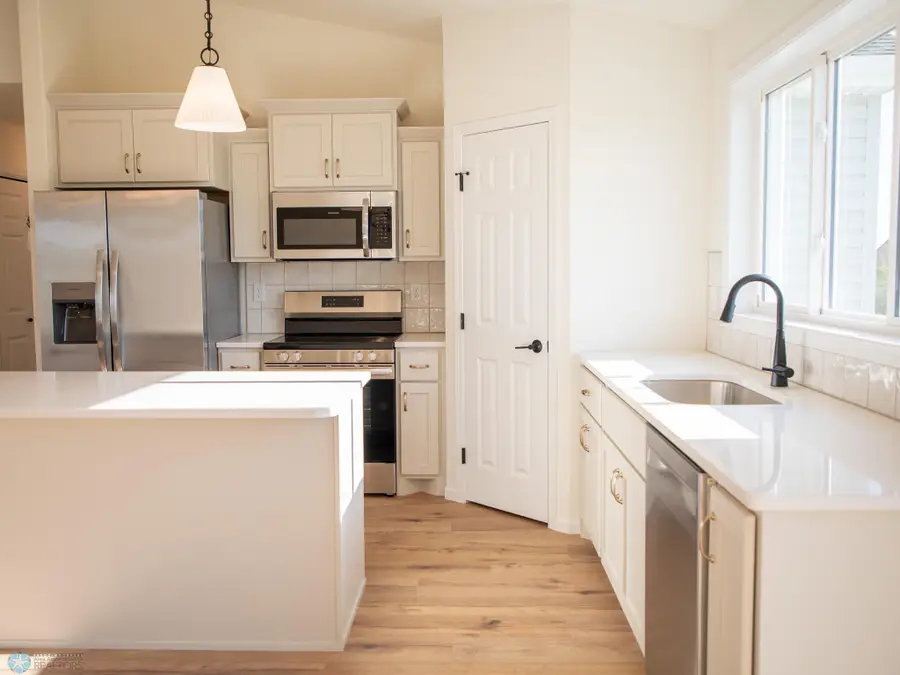 112 18 Street Se, Barnesville, MN 56514 - Image #3