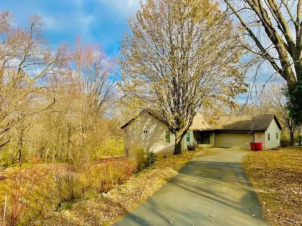 20 Amy Ln, Mantorville, MN 55955