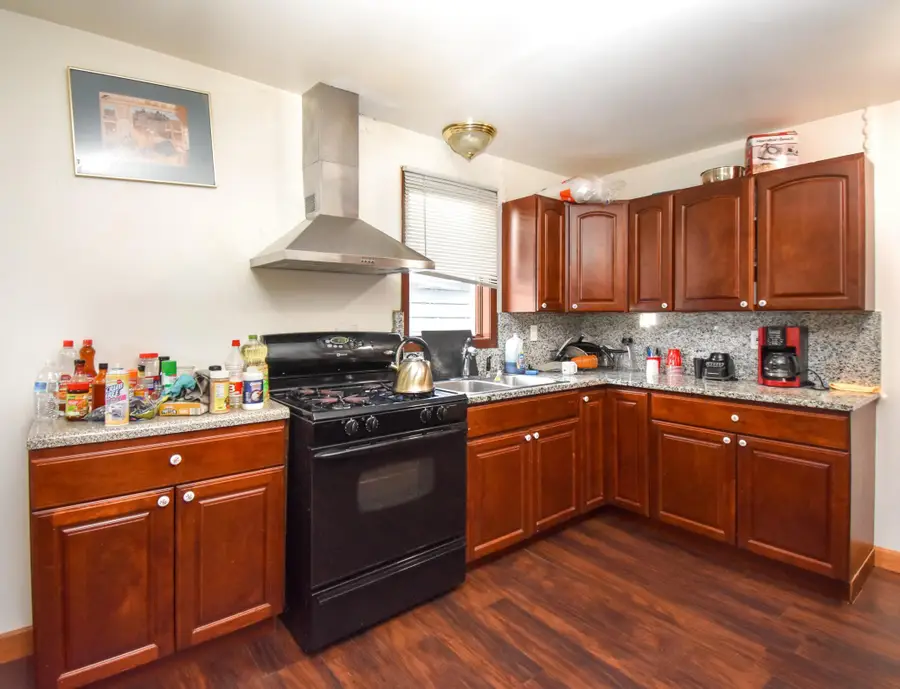 980 3rd Street E, Saint Paul, MN 55106 - Image #2