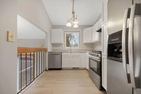 885 70th Avenue N, Minneapolis, MN 55430