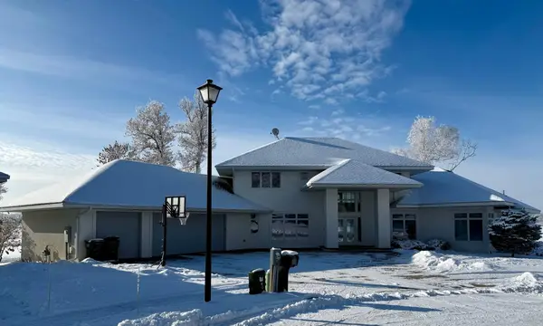 553 Lake Street N, Sauk Centre, MN 56378