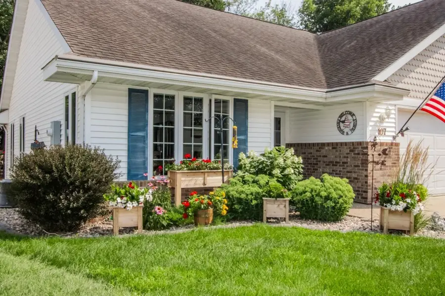 107 Shiloh Court, Mankato, MN 56001 - Image #2