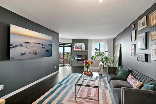 78 10th Street E #2004, Saint Paul, MN 55101