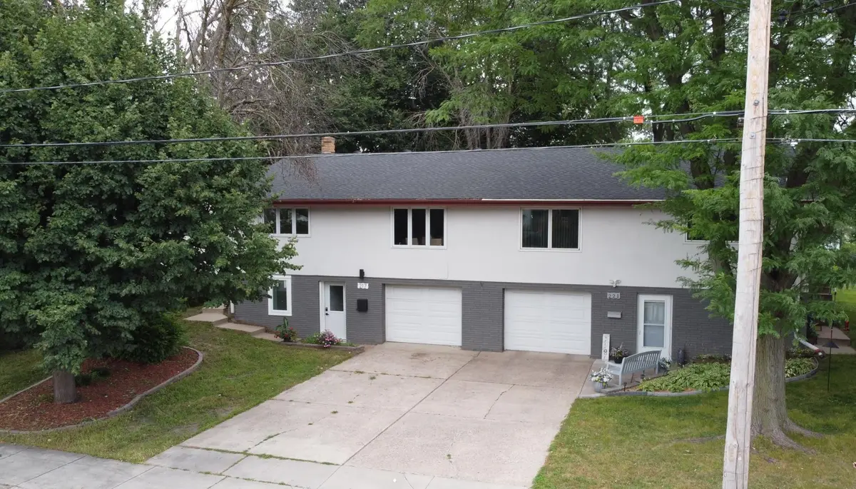 217 20th Avenue S, South Saint Paul, MN 55075 - #1