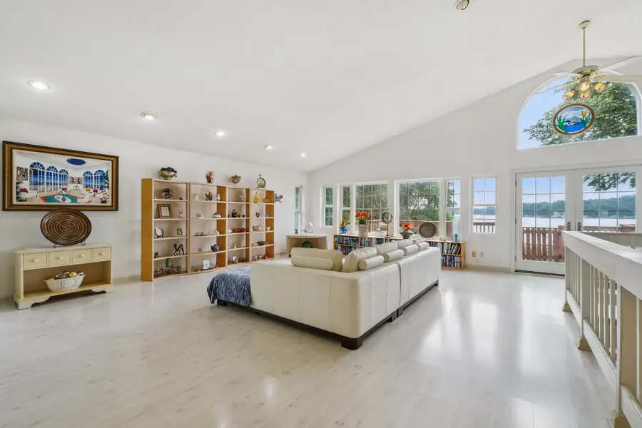 640 Highway 96 W, Saint Paul, MN 55126 - Image #3