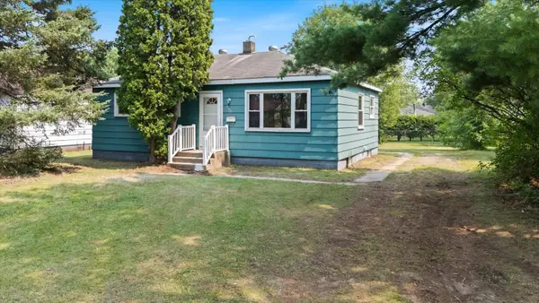 908 Clover Lane, Grand Rapids, MN 55744