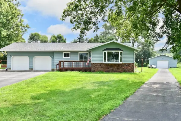 N4880 Shorewood Circle, West Salem, WI 54669