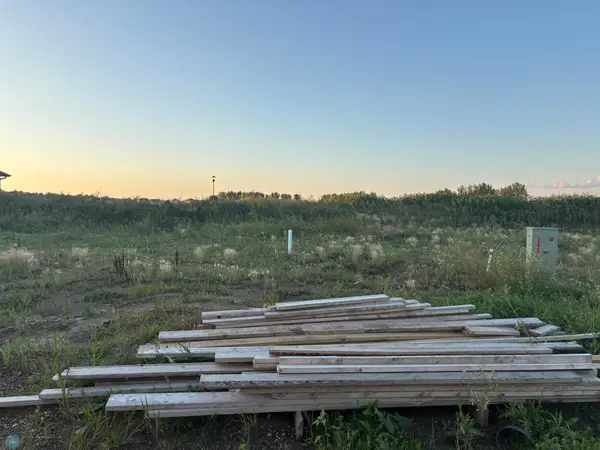 6735 66th Avenue S, Horace, ND 58047