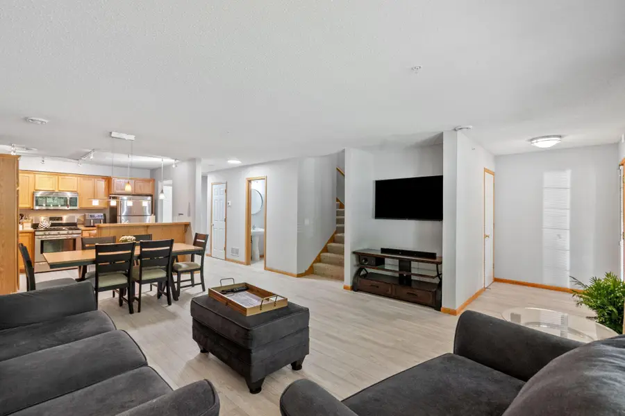 6121 32nd Avenue N, Minneapolis, MN 55422 - Image #3