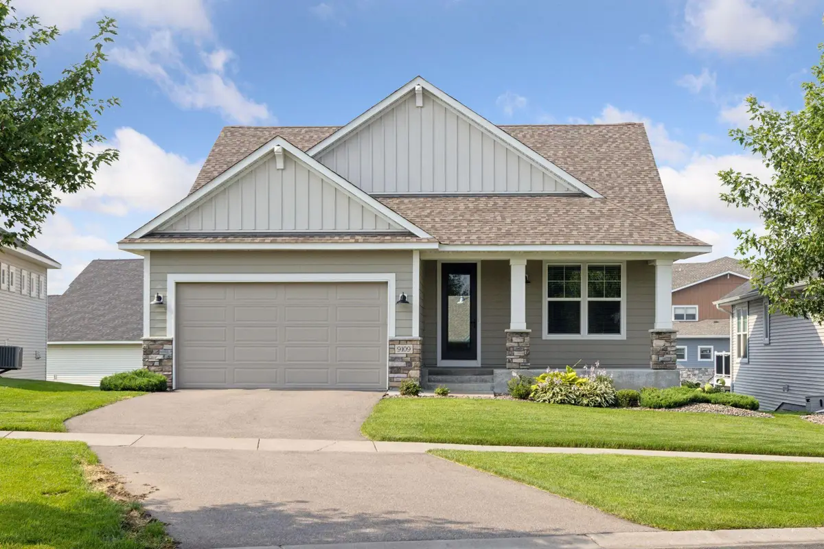 9109 Jade Circle N, Lake Elmo, MN 55042 - #1