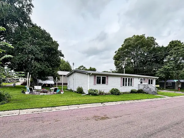 112 3rd Avenue N, Redwood Falls, MN 56283