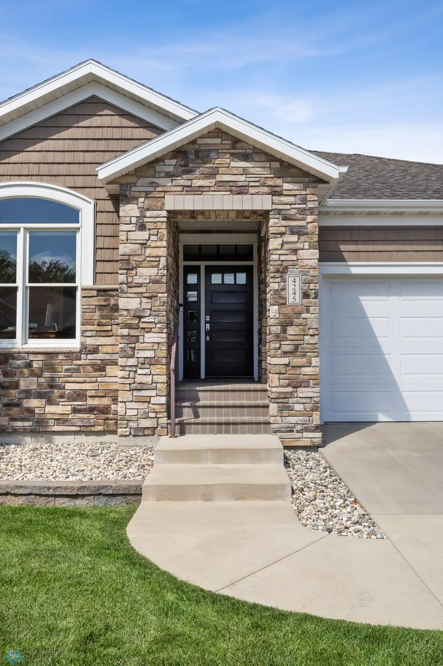 4245 Coventry Drive S, Fargo, ND 58104 - Image #2