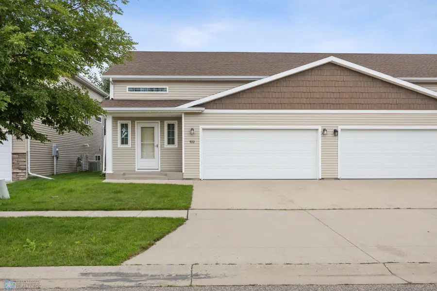 922 31st Avenue W, West Fargo, ND 58078 - Image #2